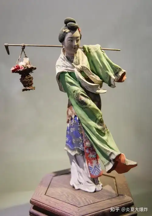 代表人物天津张长林,他将天津泥塑提高到崭新的艺术境界,世称"泥人张"