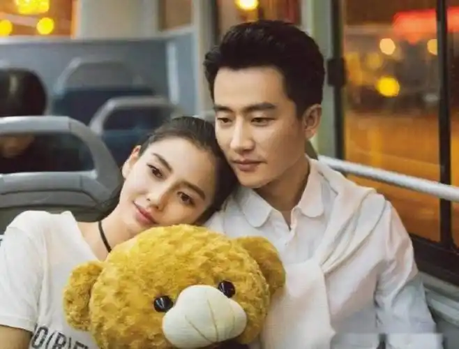 到了《创业时代》,黄轩戏中感情桥段就更复杂了,有前妻,与杨颖饰演的