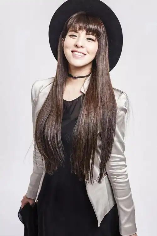 全国五强  获得"中国大学生青春音乐节颁奖盛典"  最具潜力女歌手奖