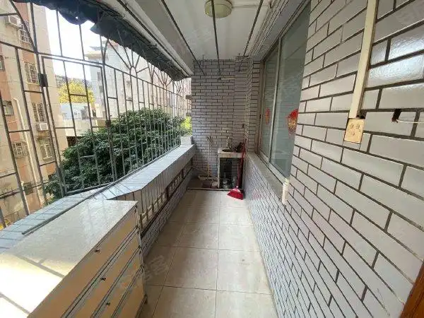 广州番禺洛溪如意花园如意花园  低楼层三房出租  家私齐全  随时看房