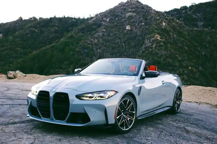 宝马硬顶敞篷车(宝马硬顶敞篷车有哪几款图片)