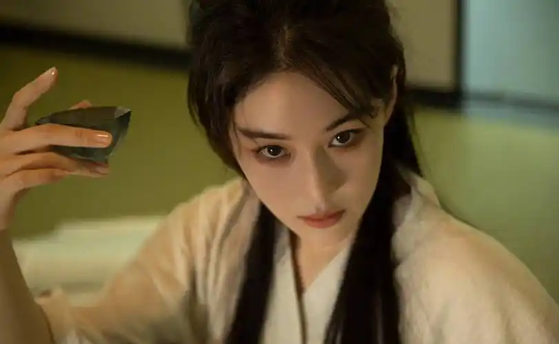 当辣妈张馨予穿上时尚袜,朋友都说:好看,有气质_美人_明星_作品