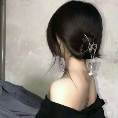 高清好看又高冷的女生照片头像