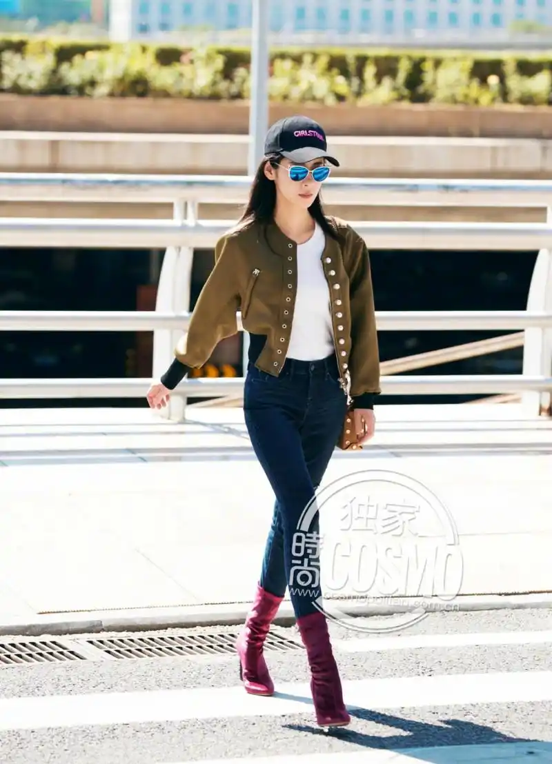 张碧晨现身机场出发纽约时装周