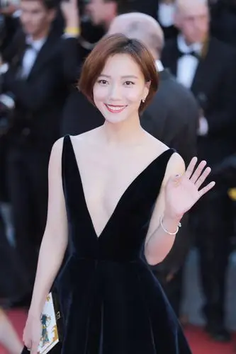 王珞丹走红毯王珞丹天鹅绒礼服
