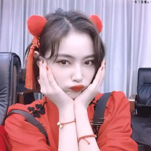 自修许佳琪头像