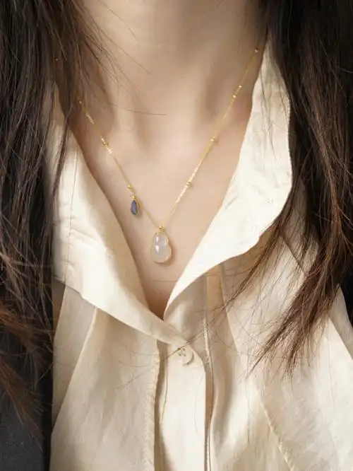 翡翠葫芦听说有福气的女人都戴它