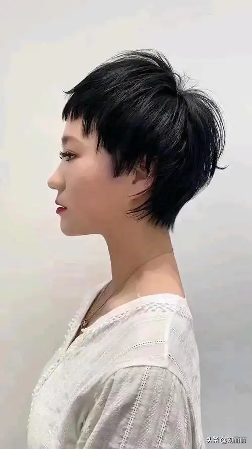 女短发发型图片大全2021减龄(剪短发真时尚,100多款任你挑选) | 文案