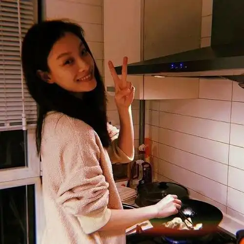 求一个倪妮的头像