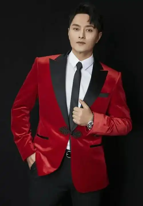 蒙古族歌手云飞个人资料 草原歌手云飞个人简历