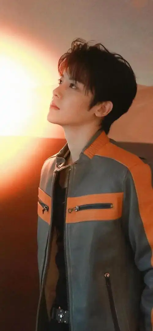 明星系列壁纸～侯明昊