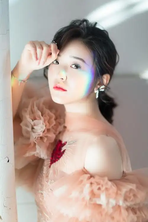 演员金雯昕2部女主戏待播 2019尽显荧屏新星无限可能