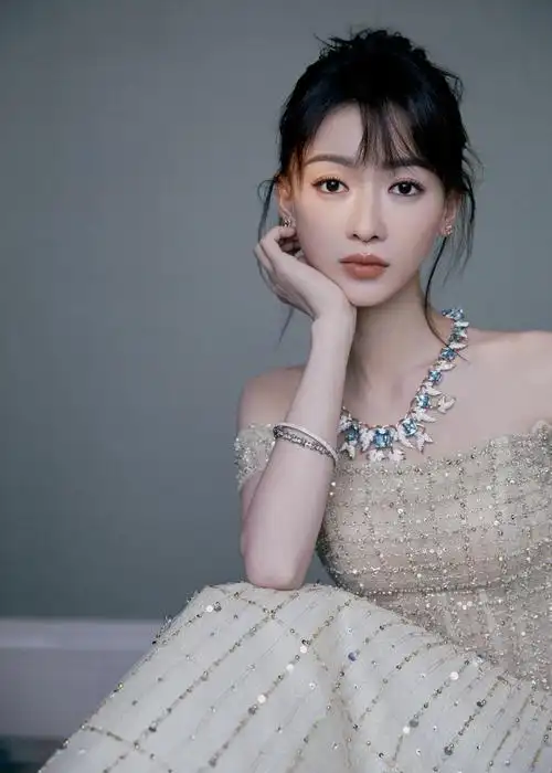 吴谨言唯美浪漫写真图片99