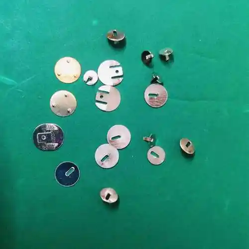 生产批发纽扣电池扣ag1ag3ag10单层双层三层2032 18650电池扣弹片