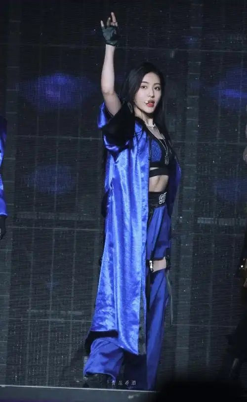 速来舔屏孙芮腹肌照来了持更