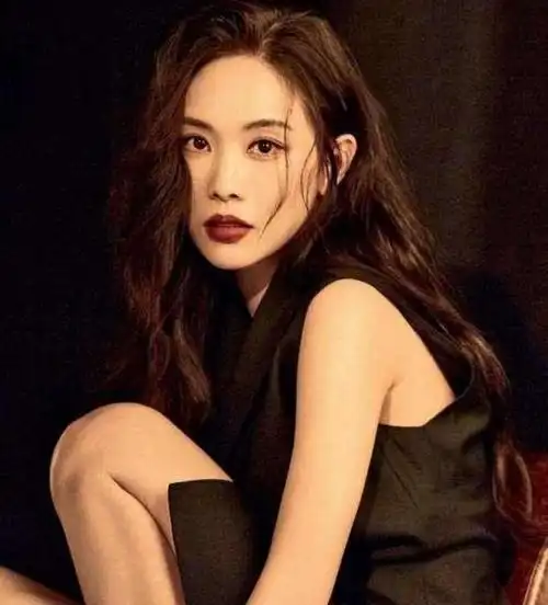 王霏霏好姐妹孟佳离开,说不知道观众要的是什么?实力有什么用