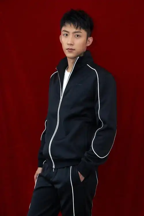 黄景瑜这发型我很是喜欢