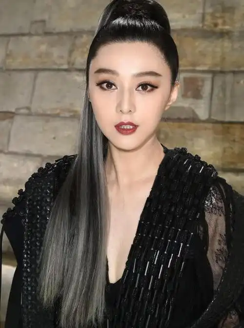 李晨女友范冰冰近照 网友:怎么也换了张锥子脸