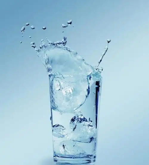 育儿误区:这六种水不能用来冲奶粉!