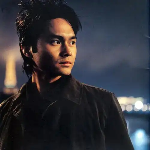 张智霖,不过他巅峰期应该是40岁左右,我个人喜欢他25岁的颜 删除 赞