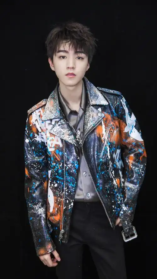 王俊凯帅气俊朗写真手机壁纸