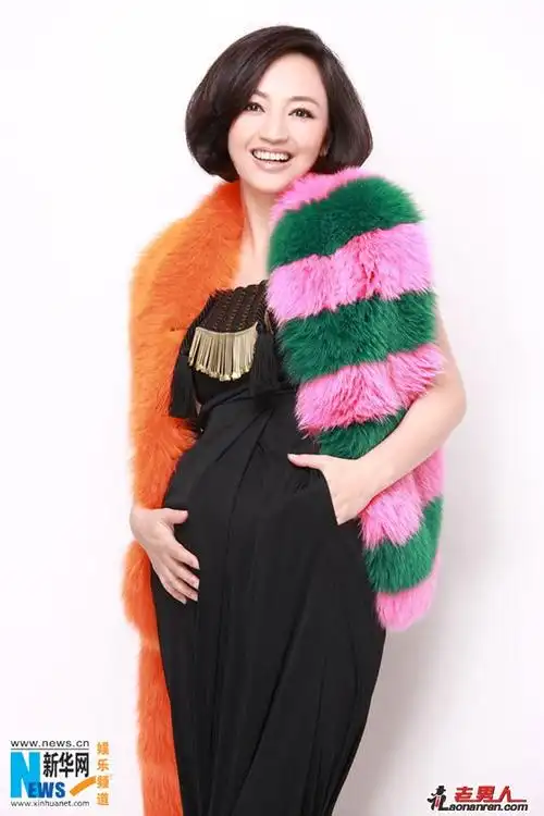 组图:罗海琼大肚照曝光 登杂志封面诠释幸福"孕"味