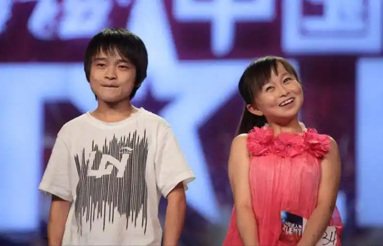 回顾朱洁身高不到1米3却被老公宠成小公主不敢生孩子成遗憾