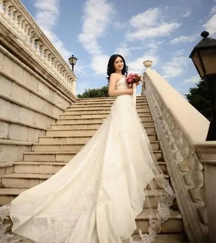 北京水晶之恋婚纱摄影和你说矮个子新娘怎么拍照显高挑