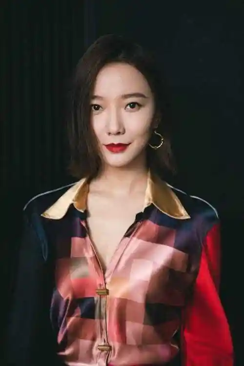 40岁生日被催婚,王珞丹话引共鸣:成年人的焦虑与社会现状