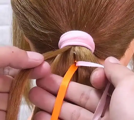 彩带编发教程图解,儿童三股辫加彩带编法