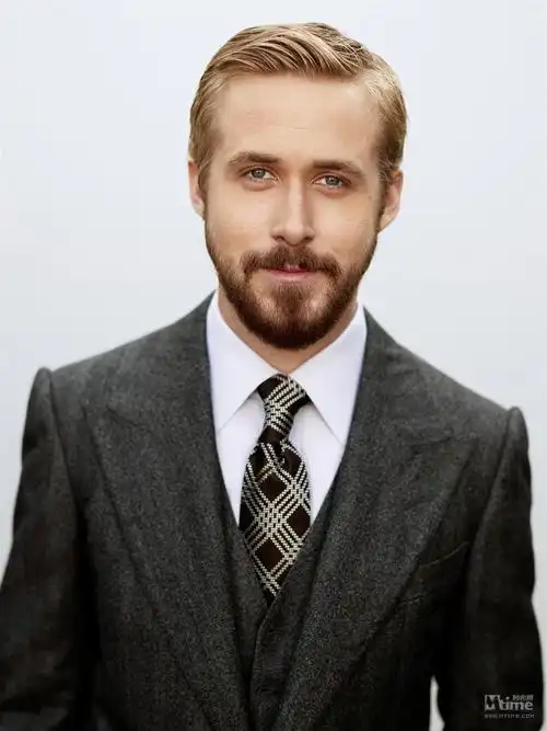 瑞恩·高斯林,加拿大男演员.在《疯狂愚蠢