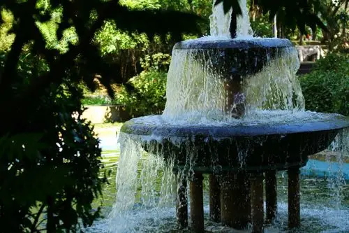 【原创】庭院里的喷泉——摄于小女儿家的园区