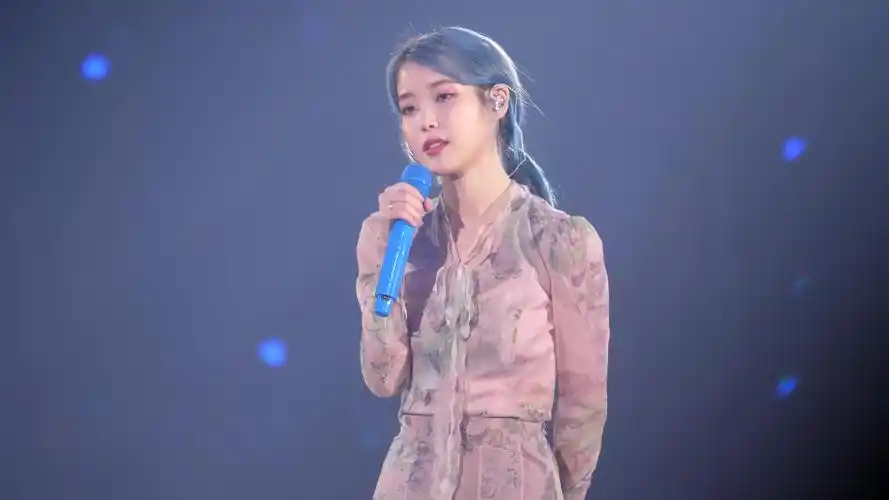 love poem 新歌李知恩 iu演唱会现场版