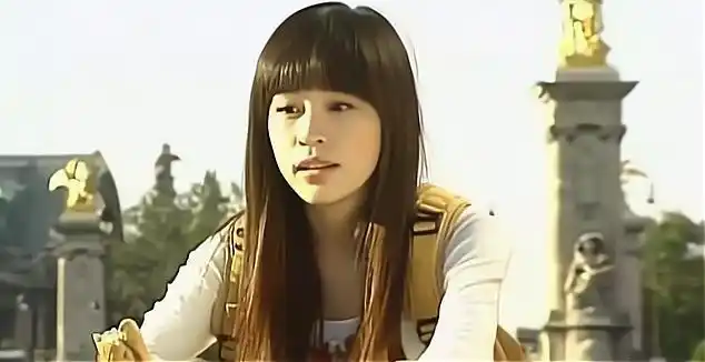 《天国的嫁衣》是一部台湾偶像剧,讲述平凡的农场女孩陶艾青与贵族