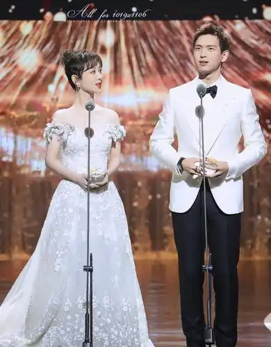 杨紫李现"童颜夫妇"再同框,民国造型超养眼!