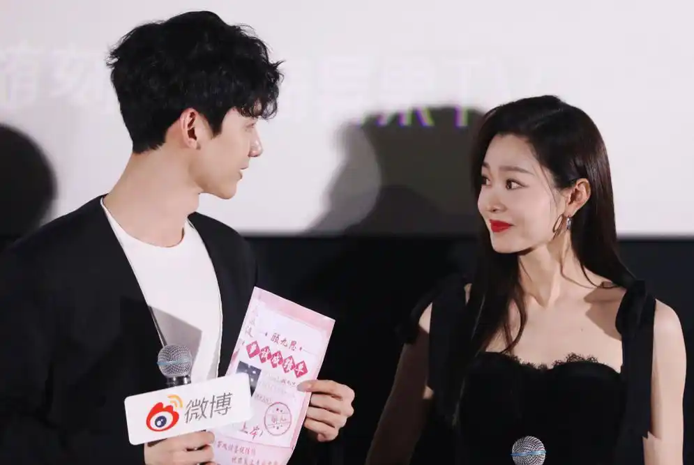 白敬亭女友真的是宋轶吗(多出细节实锤两人恋情) 第1张