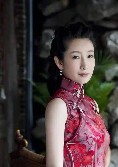 44岁的秦海璐,到底是"最惨前任"还是"最幸福的妻子"?