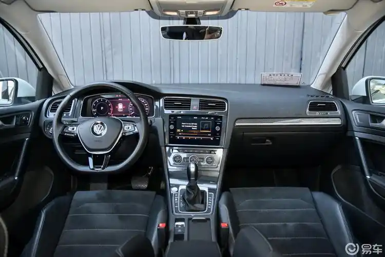 【高尔夫2019款280tsi 双离合 旗舰型 国v内饰全景正拍汽车图片-汽车