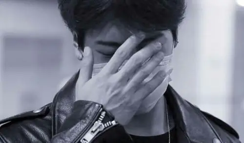 王嘉尔手老好看了