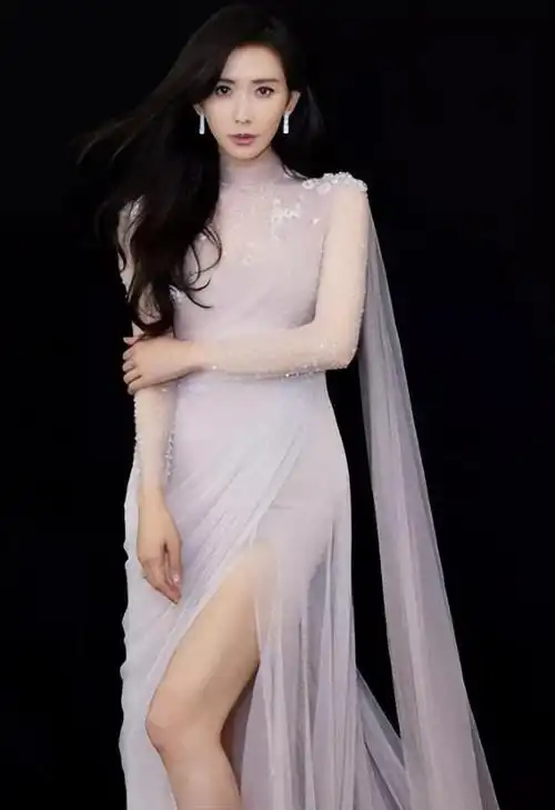 这一次49岁的林志玲不再被世界宽容