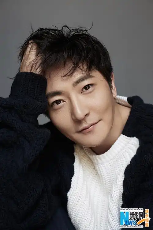 郭京飞秋日写真神色和柔温顺荡人心腑