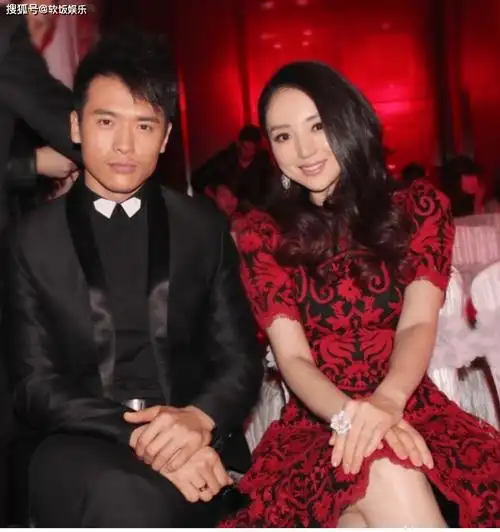 一家3口同游影视城,多名闺蜜助阵显温馨_高云翔_网友_因为