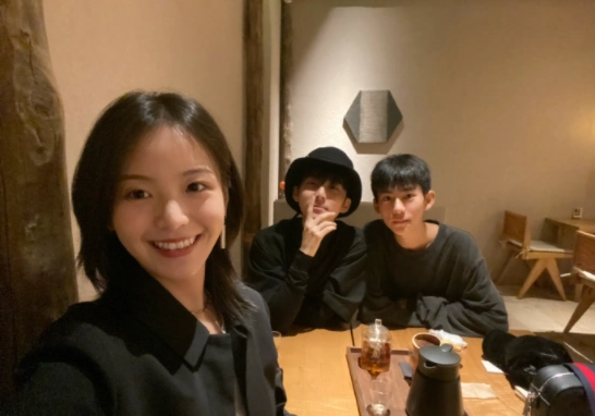 《小欢喜》李庚希郭子凡刘家祎聚会 网友在线呼叫周奇