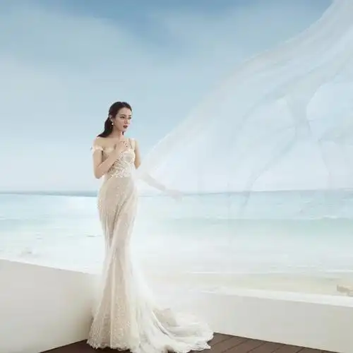 性感美女明星迪丽热巴婚纱裙妩媚诱惑写真