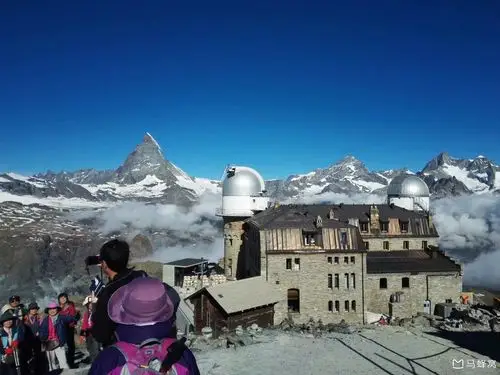 马特洪峰和少女峰哪个更美?_马蜂窝问答 - 马蜂窝