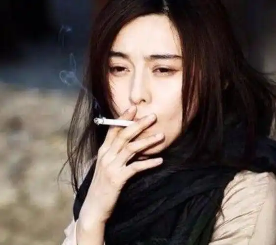 8万雪宝侃娱乐 一,范冰冰:连抽烟都这么霸气,可见"范爷"不是白叫的啊.