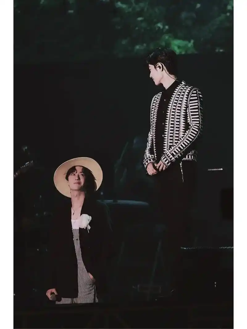 博君一肖 #肖战 #王一博 对视 - 抖音