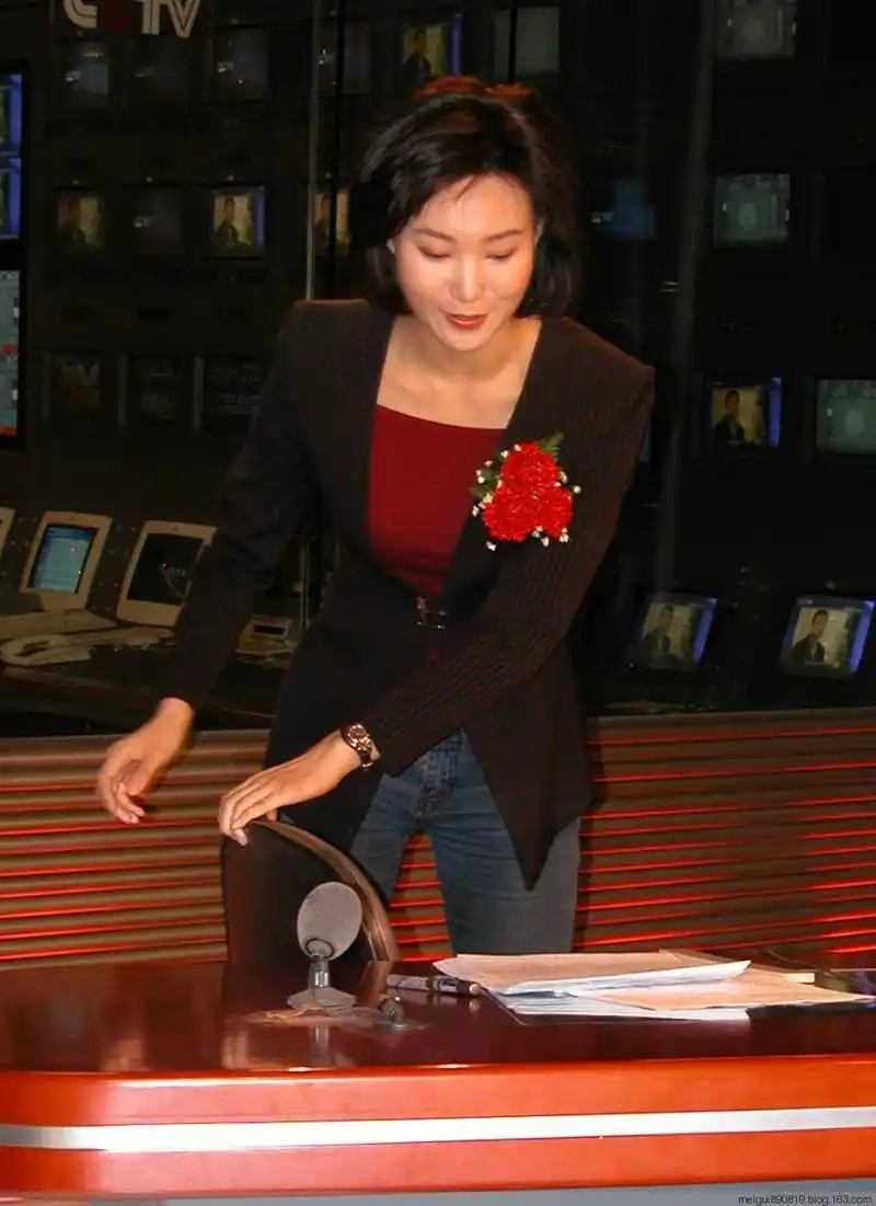 【转载】新闻主播李梓萌