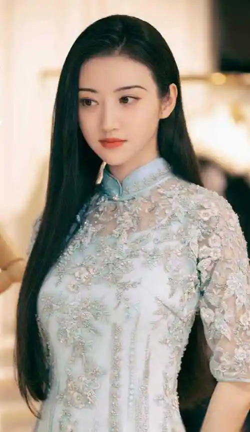 有人背靠家世,有人靠金主和干爹_生活_刘亦菲_明星