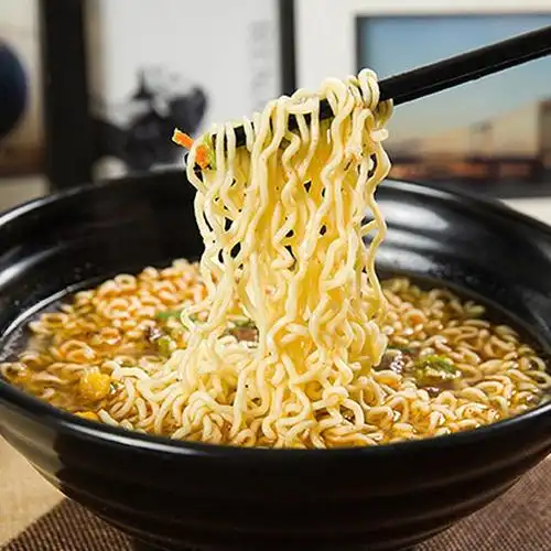 整箱康师傅经典袋装香辣藤椒红烧牛肉面104g速食方便面夜宵泡面